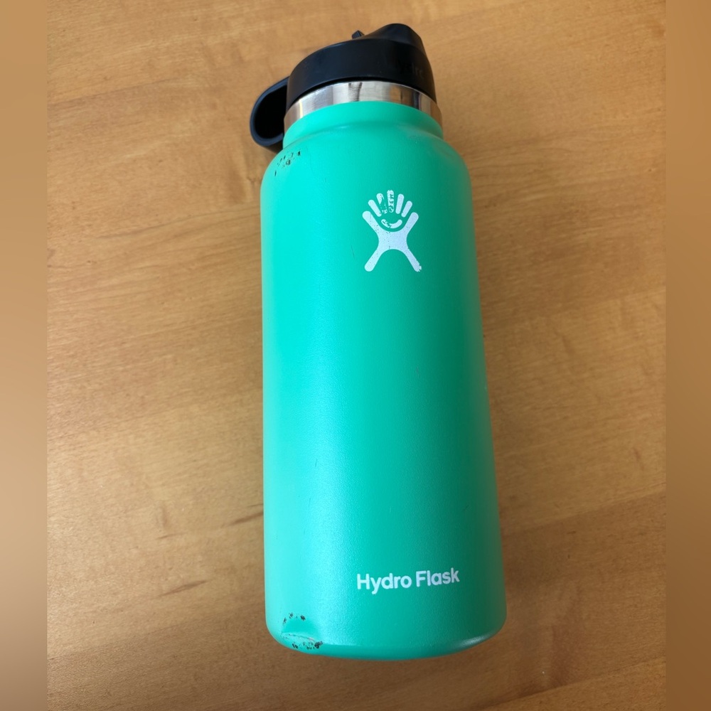 Grass green hydroflask